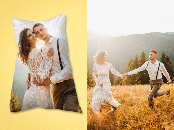 Bettdeckenbezug mit persönlichem Foto über die komplette Decke hinweg. Daneben ein Bild von einem Hochzeitspaar.